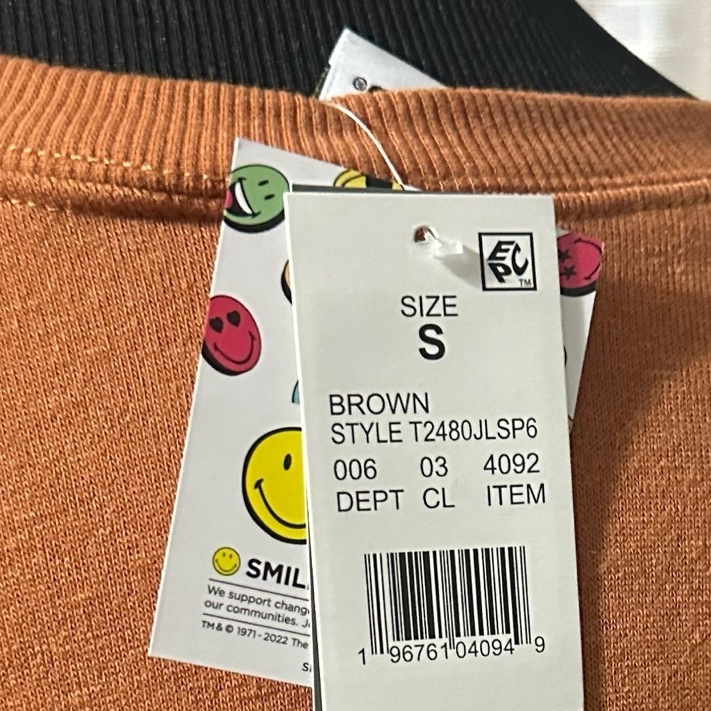 Orange smiley face long sleeve crop top - Picture 2 of 2